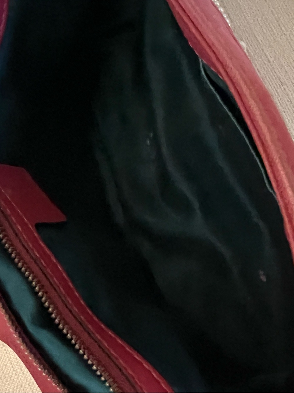 Gucci Fuchsia Velvet 'Blind for Love' Shoulder Bag with Gold Hardware - Picture 3 of 3